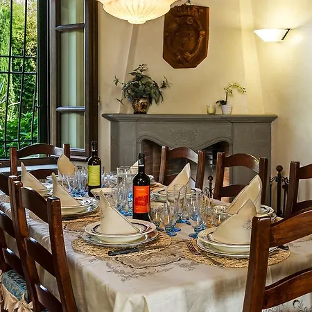 Colombai Villa *
